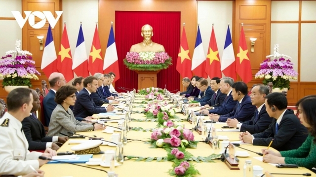 Tổng Bí thư Tô Lâm hội kiến Tổng thống Pháp