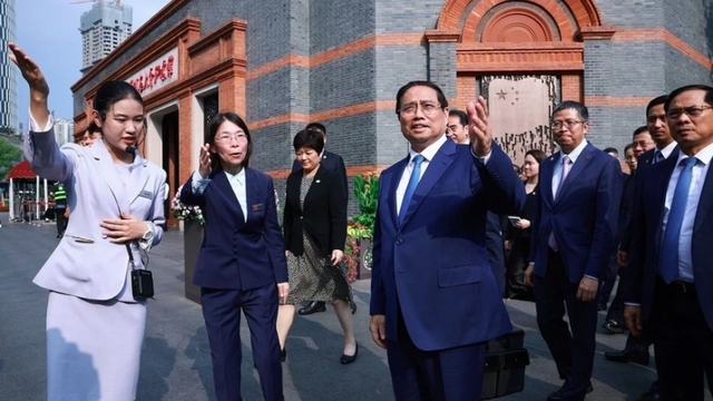 PM Pham Minh Chinh visits iconic site of Communist Party of China in Shanghai
