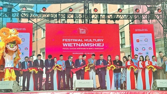 Tourism festival in Warsaw spotlights Vietnamese culture and cuisine