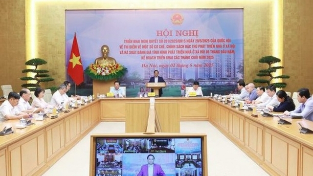 PM demands strong determination to secure 100,000 social housing units in 2025