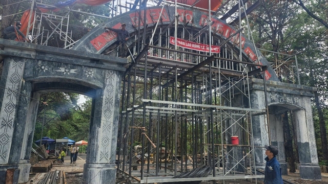 Thực hư việc Pleiku chi 25 tỷ đồng làm cổng vào danh thắng Biển Hồ