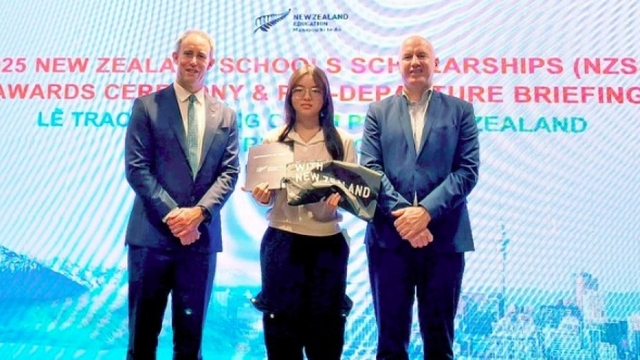 New Zealand awards 20 government scholarships to Vietnamese students
