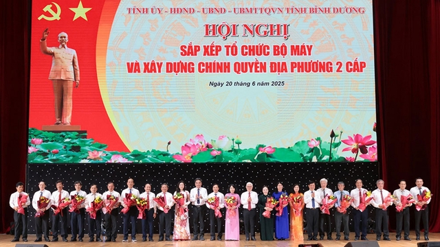 Bình Dương có hơn 600 cán bộ nghỉ hưu trước tuổi khi sắp xếp chính quyền 2 cấp
