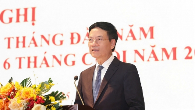 Chuyển đổi số mà không thay đổi mô hình vận hành thì công sức “đổ sông, đổ biển”