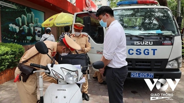 Lỗi vi phạm nào bị trừ tới 10 điểm bằng lái?