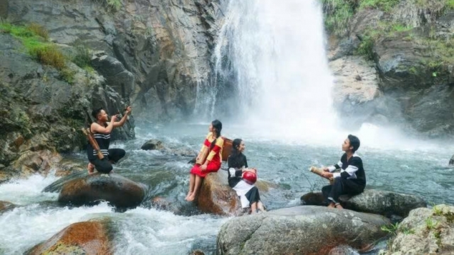 Ta Gu Waterfall, Hon Dung Village spotlighted for sustainable tourism in Khanh Hoa
