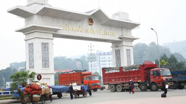 Bị từ chối thông quan vì sáp nhập: Doanh nghiệp xuất khẩu sang Trung Quốc cần làm gì?