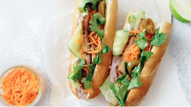 TasteAtlas selects Bánh Mì among Top 10 best rated street food in Asia