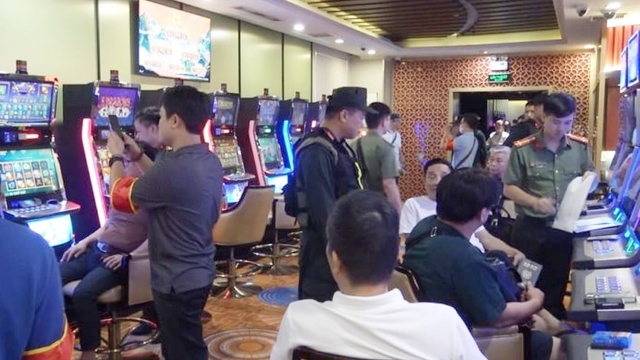 Người thua bạc nhiều nhất trong vụ King Club từng bị khởi tố vì lừa đảo qua mạng
