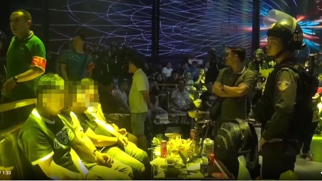 Đột kích 3 quán bar ở TP.HCM, phát hiện 186 người dương tính ma túy