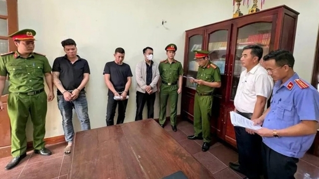 Bắt 3 thanh niên lao vào phòng khám ở Quảng Trị đánh người