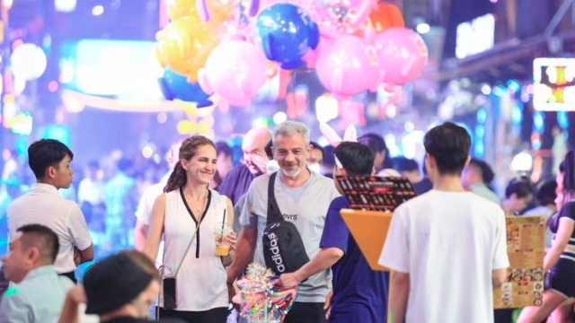 HCM City proposes breakthrough solutions to develop night-time tourism