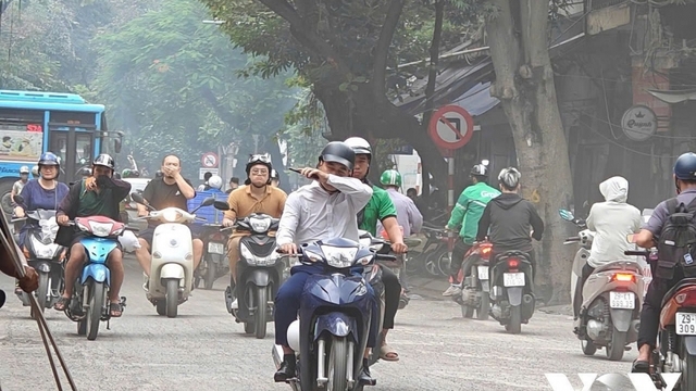 Kiểm soát xe máy vào nội đô: Câu chuyện của bước đi và cách làm