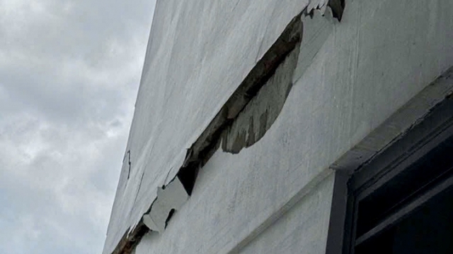 Chung cư Lapen Center ở TP.HCM xuất hiện vết nứt dài khoảng 6m