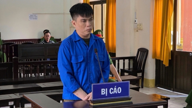 Làm giả giấy tờ đất để chiếm đoạt tiền, lĩnh án 7 năm tù