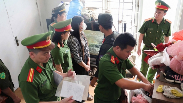 Công an Phú Thọ triệt xóa nhóm "bảo kê" cho phương tiện vận tải vi phạm