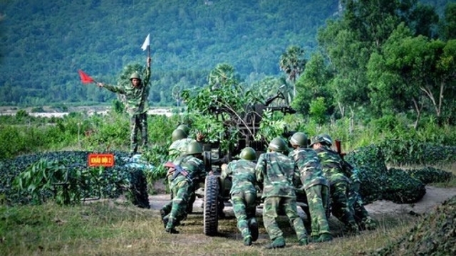 Chế độ, chính sách cho lực lượng quản lý, bảo vệ công trình quốc phòng, khu quân sự