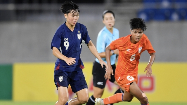 ĐT nữ Thái Lan lỡ hẹn World Cup, Madam Pang phải lên tiếng xin lỗi