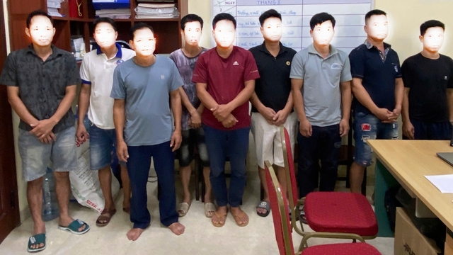 Công an Hà Nội triệt phá ổ cờ bạc "liêng" lớn, tóm gọn 9 con bạc trong đêm