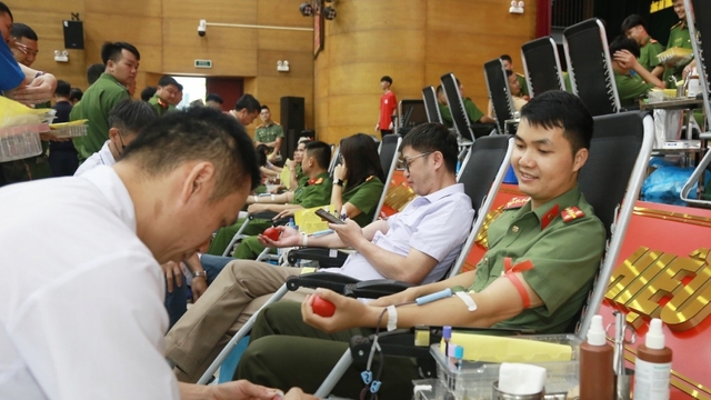 Tuổi trẻ Công an Lạng Sơn học tập và làm theo Bác