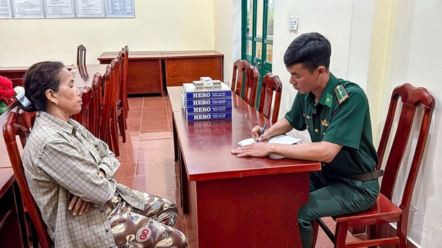 BĐBP TP Cần Thơ bắt đối tượng buôn bán thuốc lá điếu nhập lậu