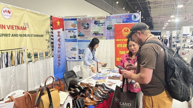 Canada trade fair opens door for Vietnamese footwear to North America
