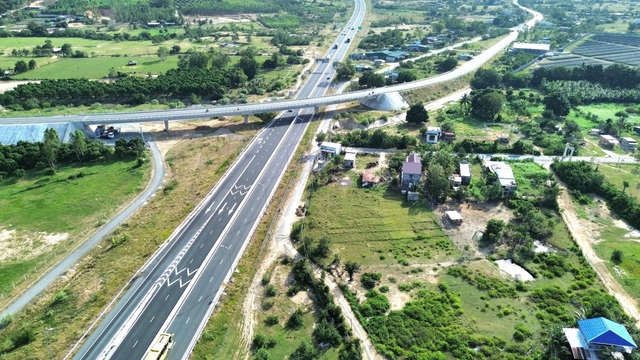 Cao tốc Bắc - Nam qua Khánh Hòa còn 2 trạm dừng nghỉ vướng mặt bằng