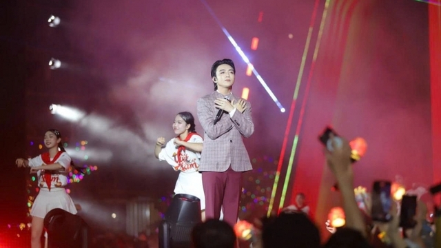 National concert raises VND4.2 billion for flood victims in central region