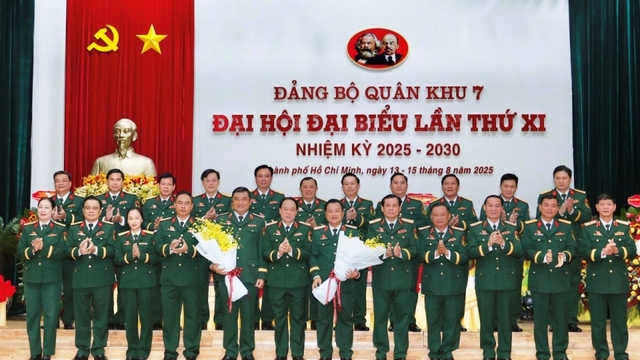Thiếu tướng Trần Vinh Ngọc được bầu giữ chức Bí thư Đảng ủy Quân khu 7 nhiệm kỳ 2025