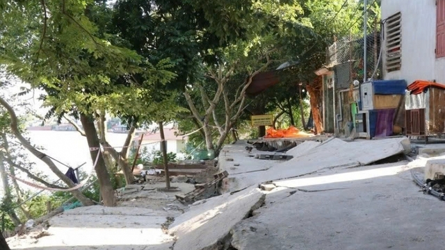Hà Nội khẩn trương xử lý sự cố lún, nứt đê hữu Cầu và đê hữu Hồng