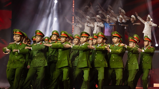 “80 năm - Vinh quang Công an nhân dân”: Khúc tráng ca trên sân khấu nghệ thuật