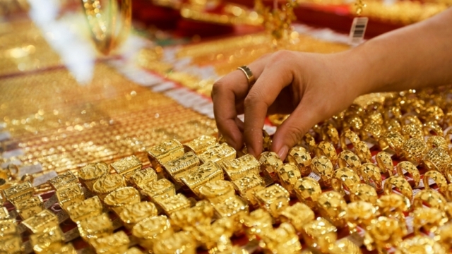 Giá vàng hôm nay 28/8: Vàng SJC niêm yết ở mức 126,7 – 128,2 triệu đồng/lượng