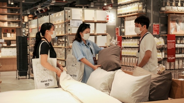 Retail sales of goods, services record positive growth