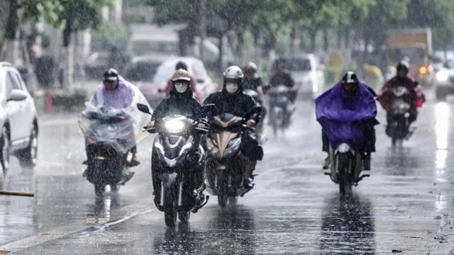 Heavy rain brings relief to the North, intense heat persist in central region