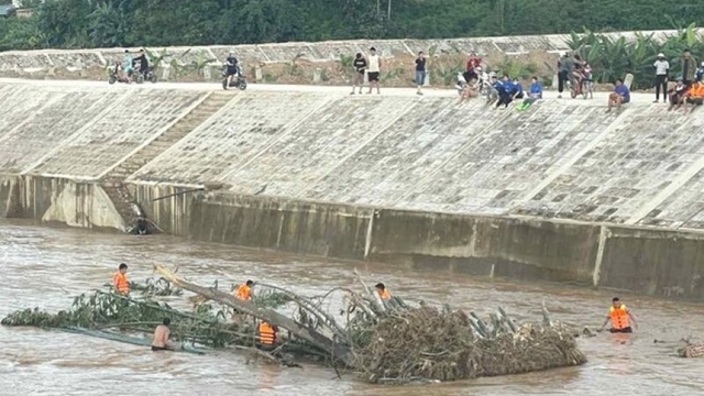 Tìm thấy thi thể thiếu niên 14 tuổi ở xã Sốp Cộp bị trượt chân ngã xuống suối