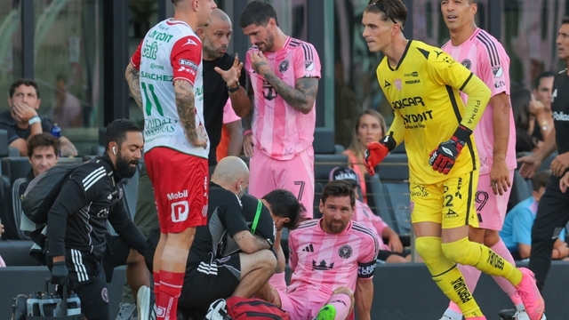 Messi chấn thương, nguy cơ nghỉ thi đấu dài hạn