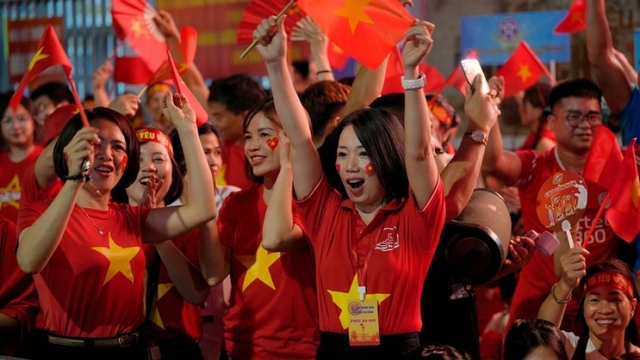 Tặng 100.000 đồng/người cho toàn dân ăn Tết Độc lập