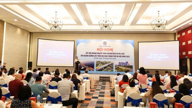 Hanoi boosts rail tourism with seasonal, event-based tours