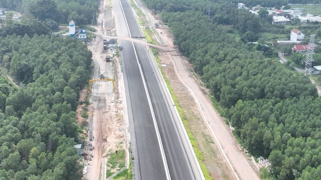 Đồng Nai đẩy nhanh tiến độ các dự án hạ tầng về đích đúng hẹn