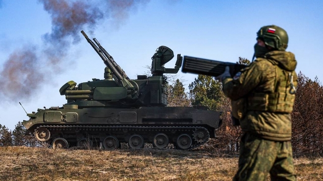 Toàn cảnh quốc tế sáng 4/9: Ukraine nói Nga tăng quân ở tiền tuyến, tiếp tục tấn công