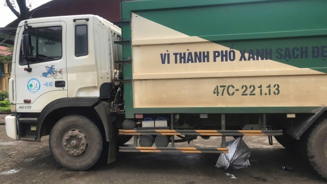 Học sinh lớp 6 tại Đắk Lắk bị xe gom rác tông tử vong trong trường học
