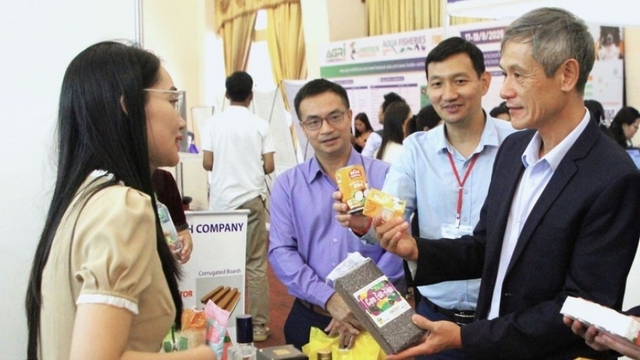Vietnam, Cambodia deepen trade ties through agricultural expo in Phnom Penh