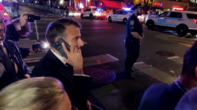 Tổng thống Pháp Macron bị cảnh sát New York chặn vì đoàn xe của Tổng thống Trump