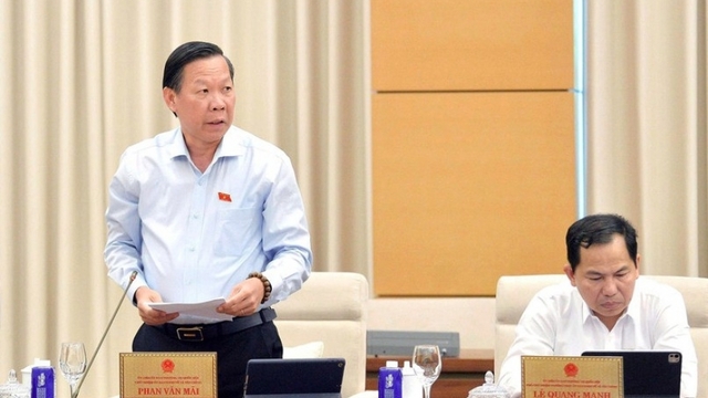 NA Standing Committee discusses draft e-commerce law, public capital allocation