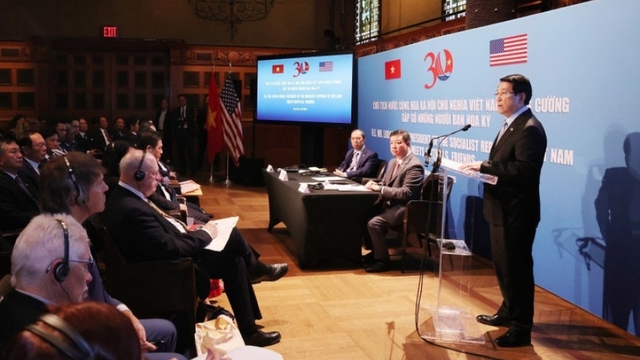 Vietnam always bears in mind valuable support of peace-loving Americans: State President