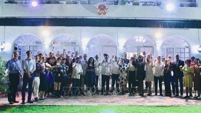 Vietnam, Cuba toast enduring friendship at Caracas gathering