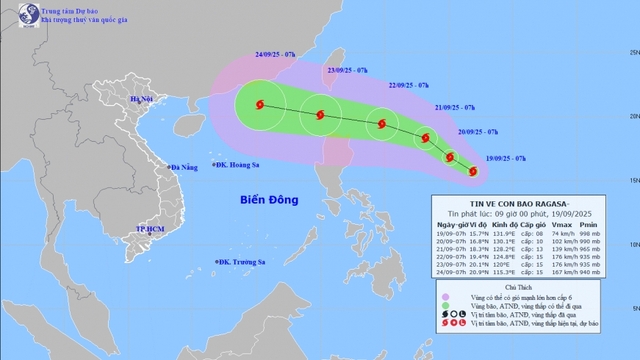 Bão Ragasa mạnh cấp 14-16, giật cấp 17 đang hướng vào Biển Đông