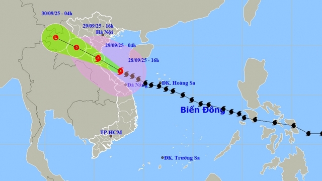 Bão số 10 (Bualoi) giật cấp 12, cách Quảng Trị 110km