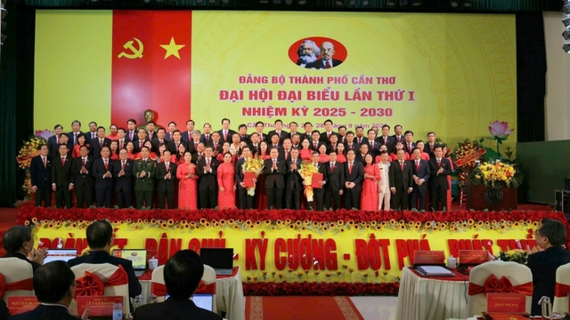 Bộ Chính trị chỉ định Ban Chấp hành Đảng bộ thành phố Cần Thơ gồm 77 người