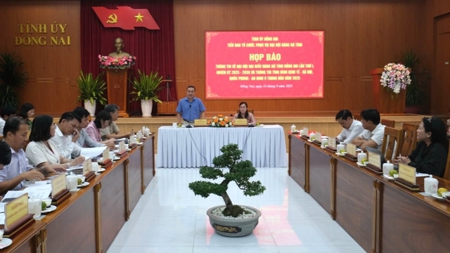 450 đại biểu tham dự Đại hội Đảng bộ tỉnh Đồng Nai lần thứ I